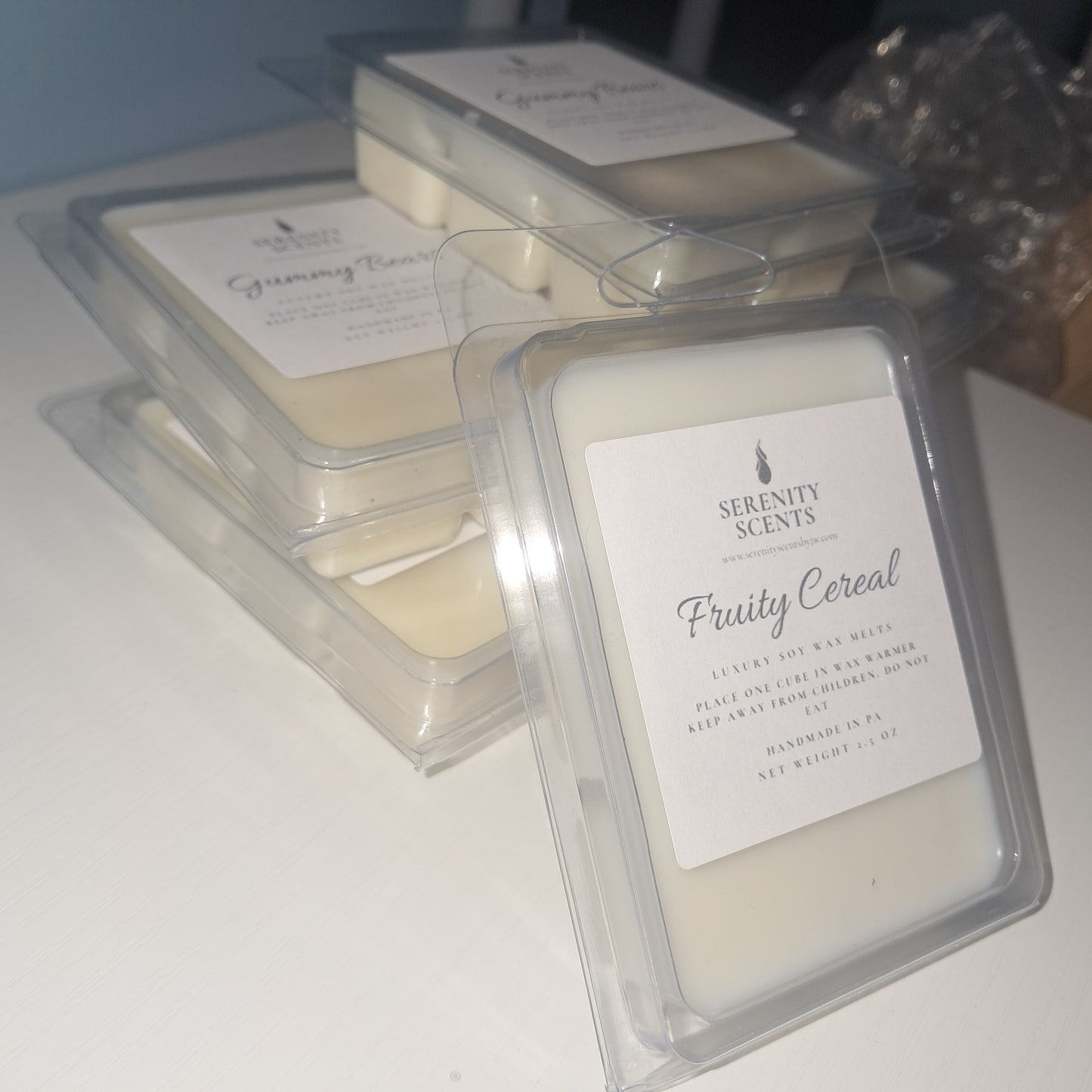 Luxury Soy Wax melts - Highly Scented Wax Melt with 6 Cubes in Clamshell. Net Weight 2.5oz